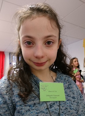 1. Eline arrive au conseil national des enfants