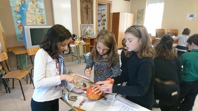 3. En groupe préparation des citrouilles