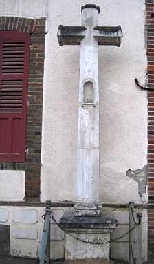 Croix blanche, rue des Bordes, Senan