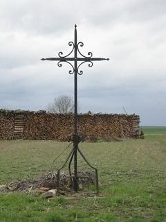 Croix de la Madeleine, Rue de la croix de la Madeleine, Laduz