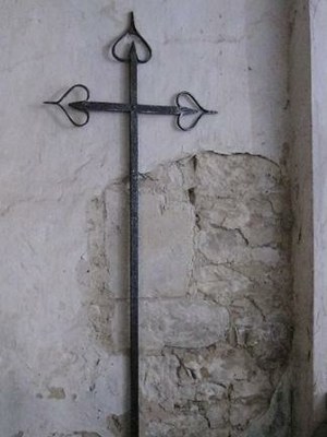 Croix funéraire "Abbé Niel", Curé de Fleury, église de Fleury
