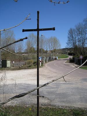Croix, route de Poilly, Fleury