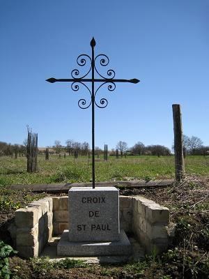 Croix de Saint Paul, route de Guerchy à Villemer, Neuilly