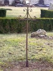 Croix tombale du cimetière de Neuilly