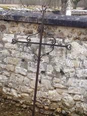 Croix tombale du cimetière de Neuilly