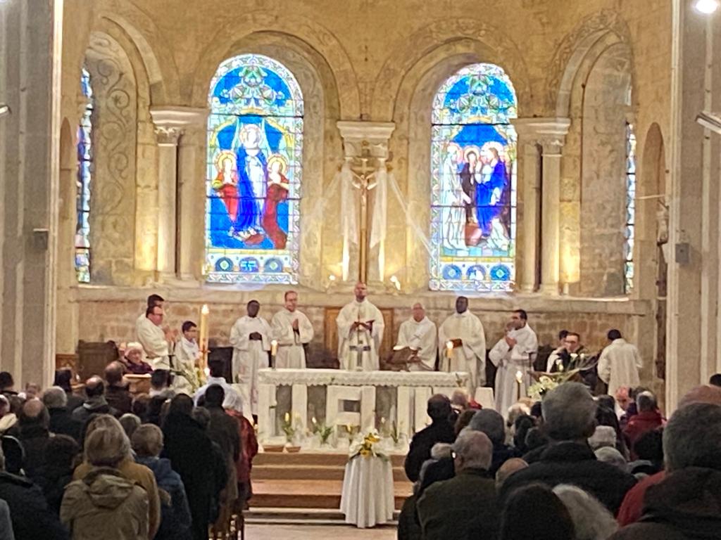 Célébration de la messe à l'église St-Lazare 3.jpg