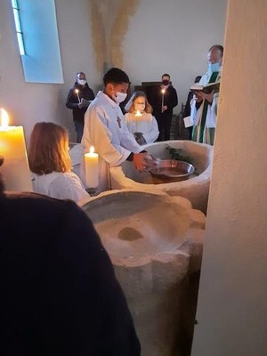 l'eau baptismale
