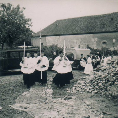 Pose de la 1ère pierre de l’église de Vertilly 2.jpg