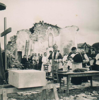 Pose de la 1ère pierre de l’église de Vertilly 3.jpg