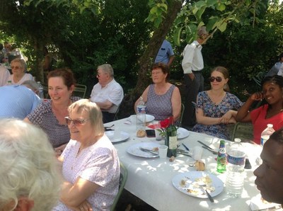 11 la table des amis 4