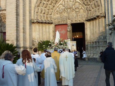 11 entrée dans la cathédrale