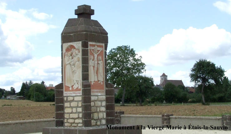 04 monument Marie Étais-la-Sauvin.JPG