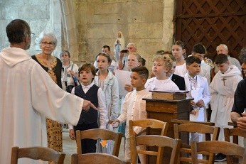 2023-06-1° communion- (16).jpg